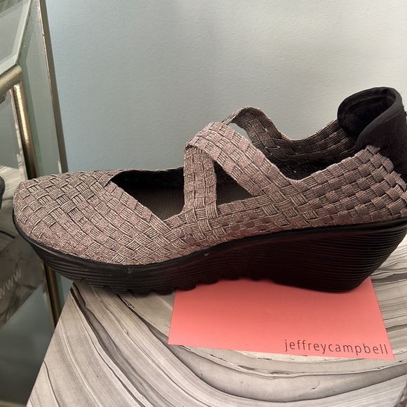 EUC Bernie Mev Woven Pewter Elastic Fabric Wedge Platform, Size 39 - Picture 7 of 10